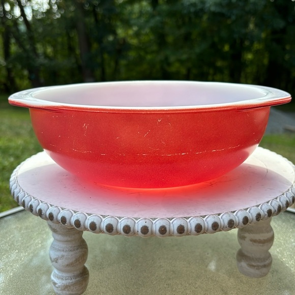 Vintage Flamingo Pink Pyrex Casserole Bowl - Picture 1 of 8